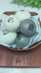 Black Sesame Buns3