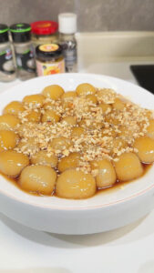 Glutinous Rice Balls with Crushed Peanuts2