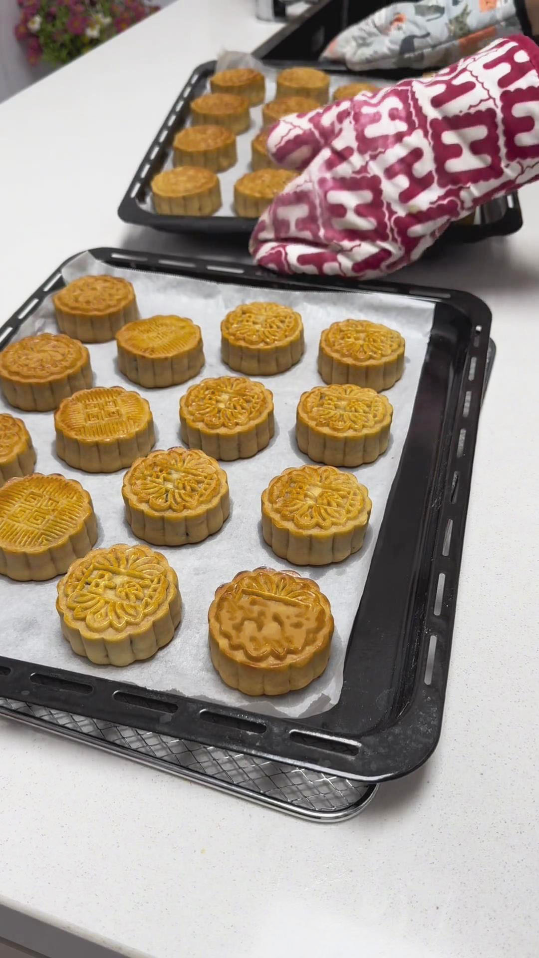 Cool on a wire rack before storing or enjoying.