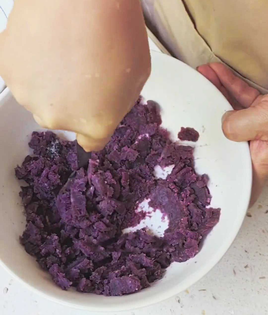 Mash purple sweet potato into a smooth paste