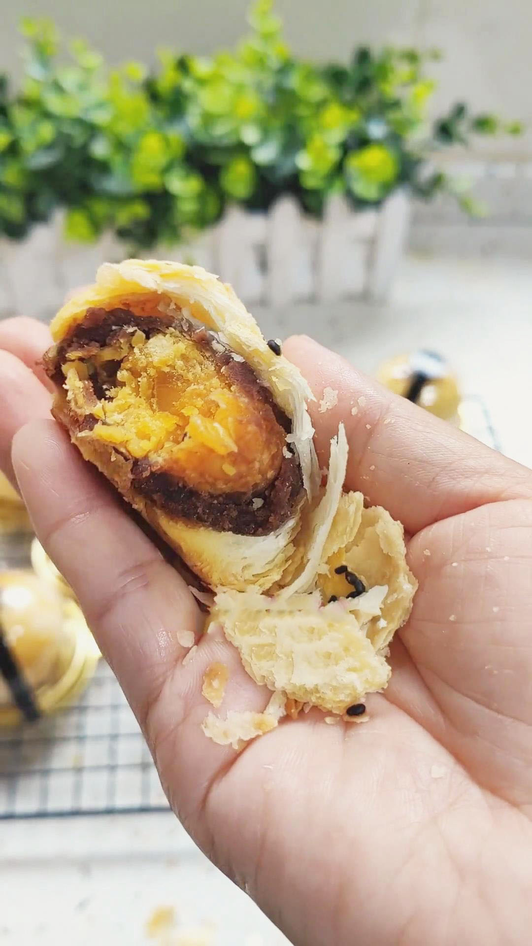 Salted Egg Yolk Pastry 3