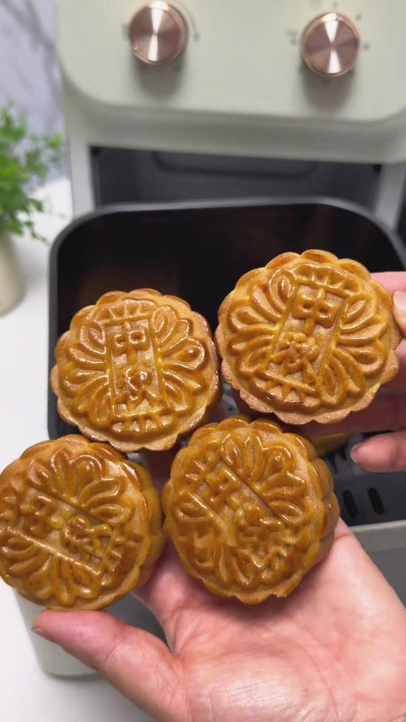 Air Fryer Mooncakes 2