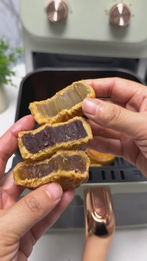Air Fryer Mooncakes 3