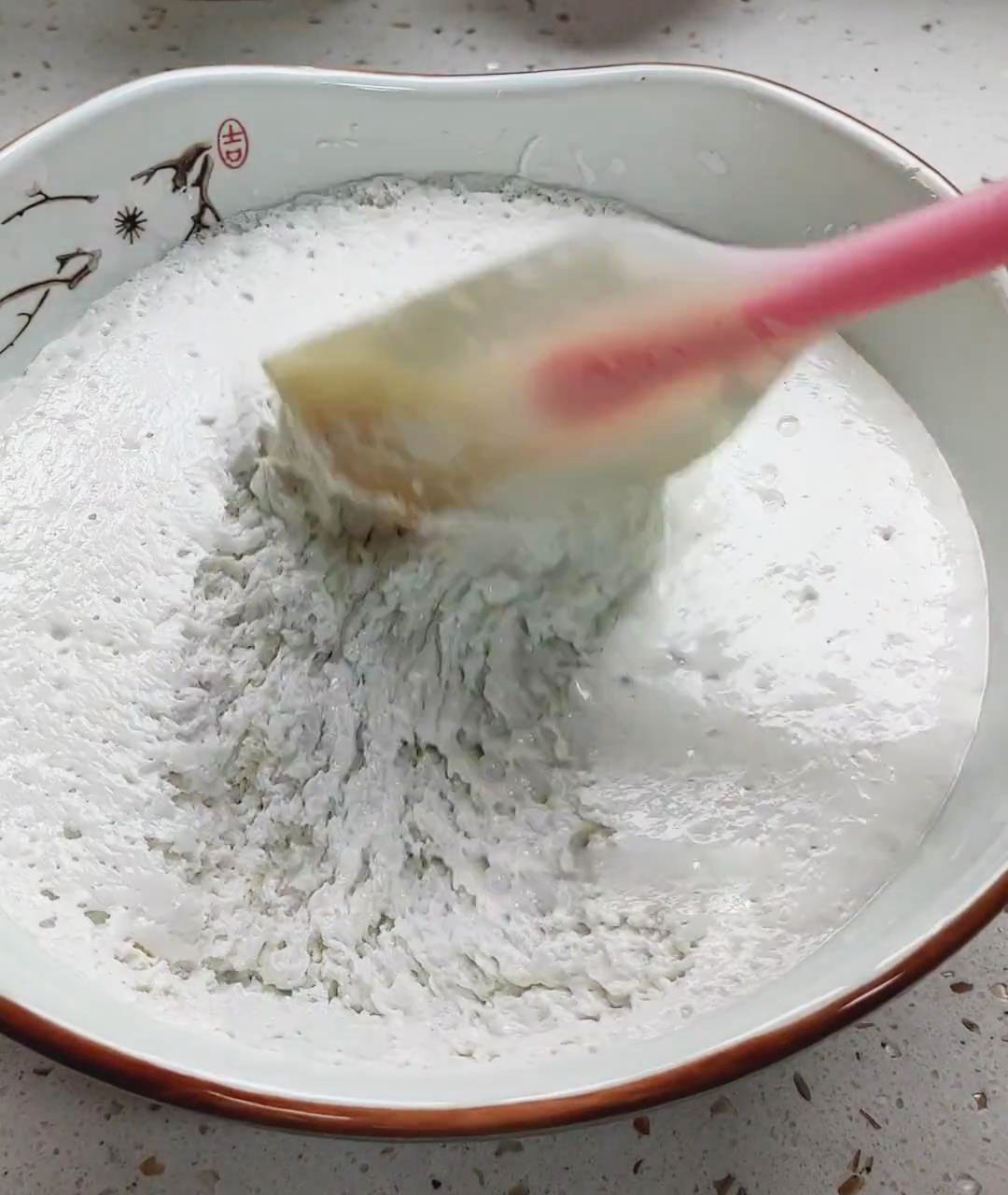 gently stir it again with chopsticks