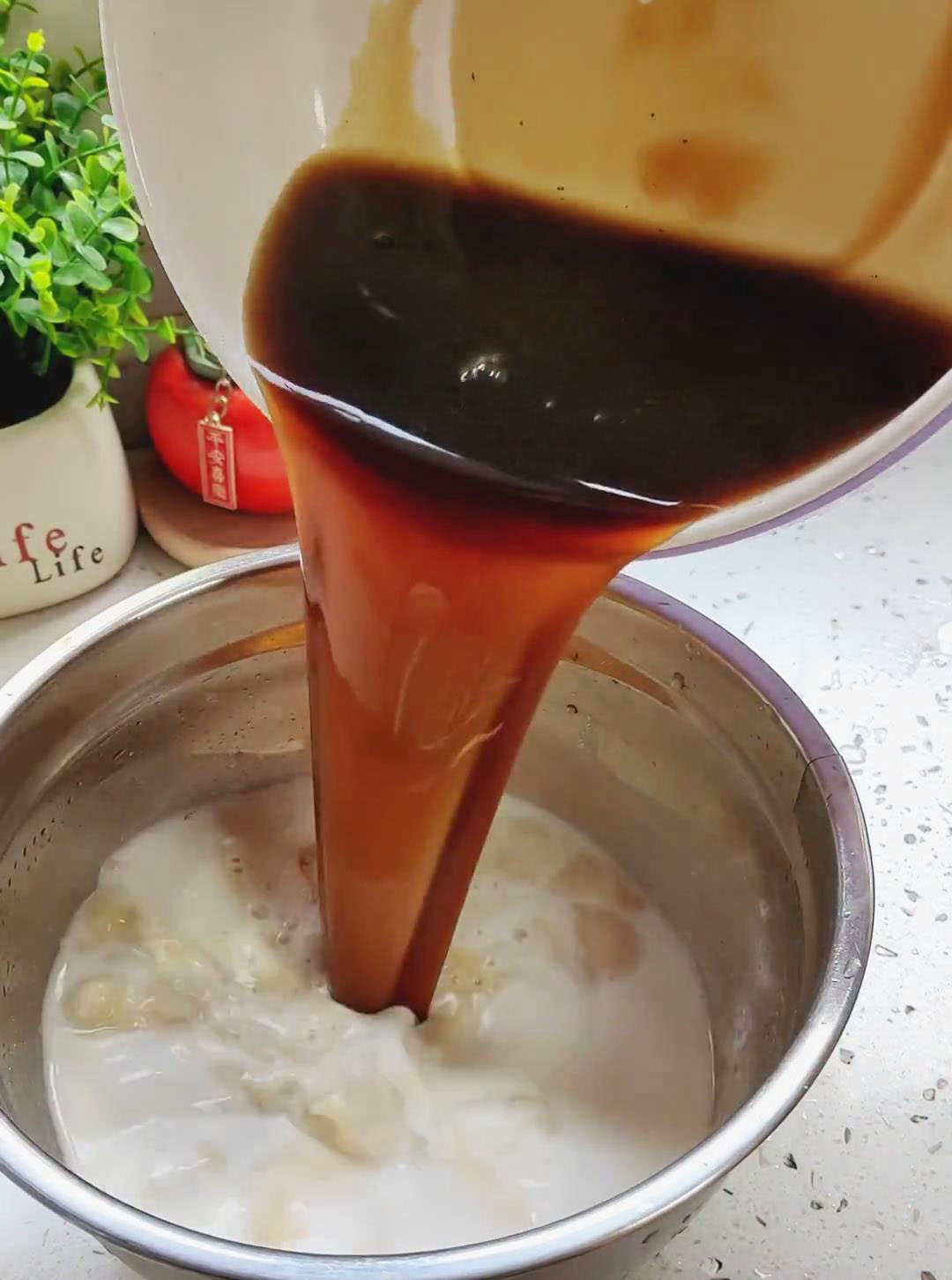 pour the brown sugar mixture back into the remaining water chestnut flour mixture pour the brown sugar mixture back into the remaining water chestnut flour mixture