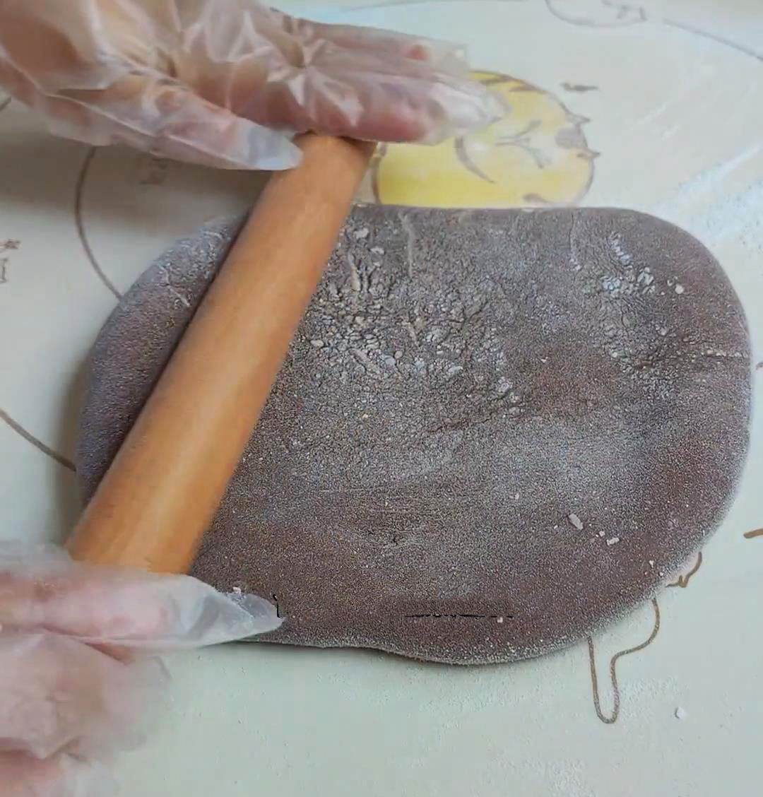 Roll the dough out thinly