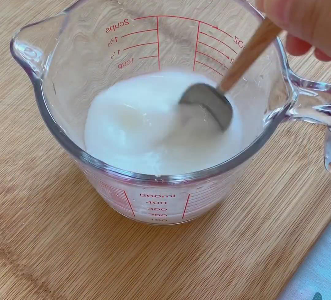 Prepare the cornstarch water