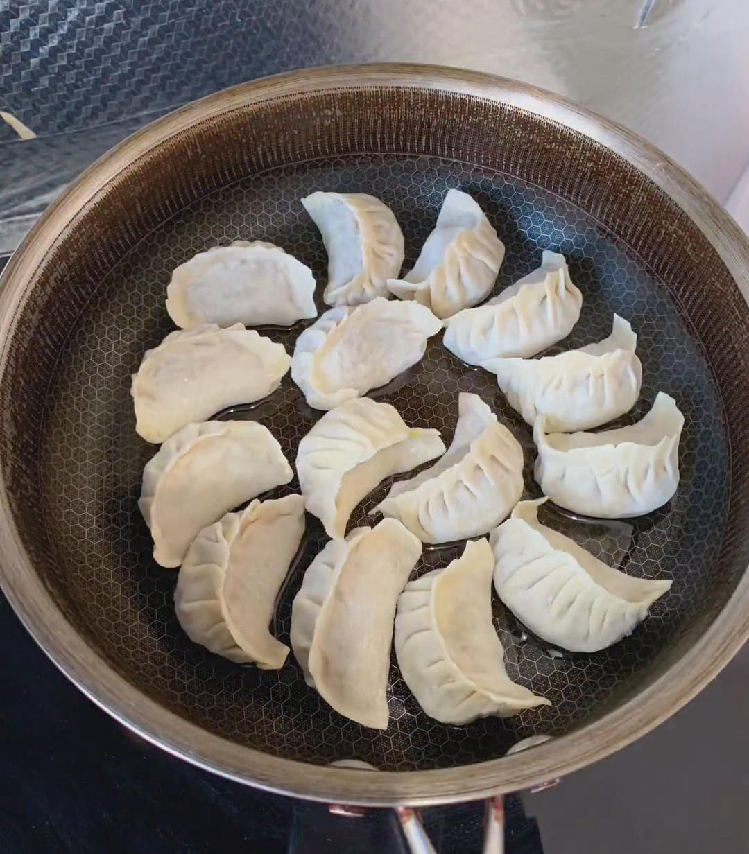 arrange the dumplings