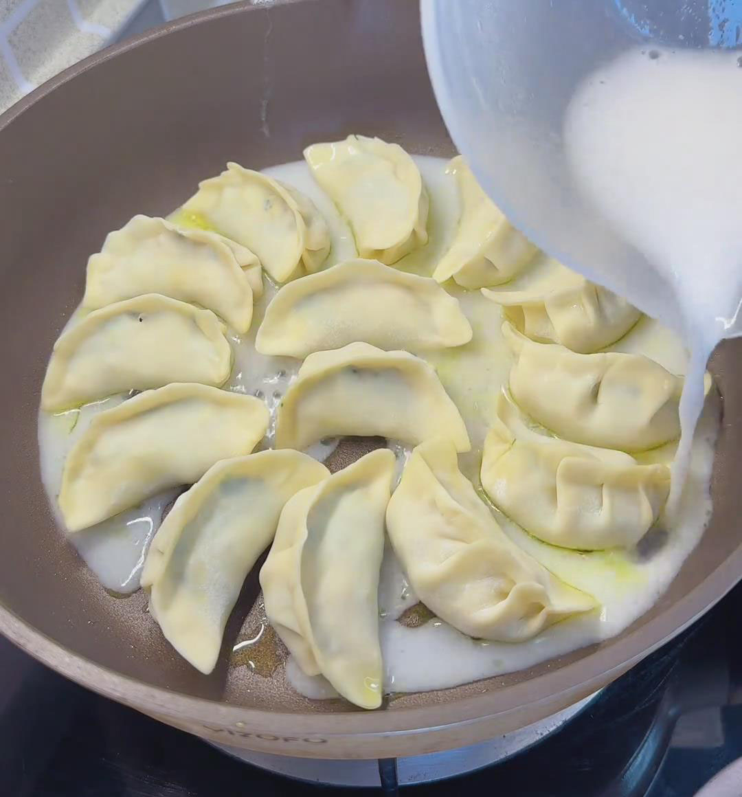 pour the prepared flour water mixture