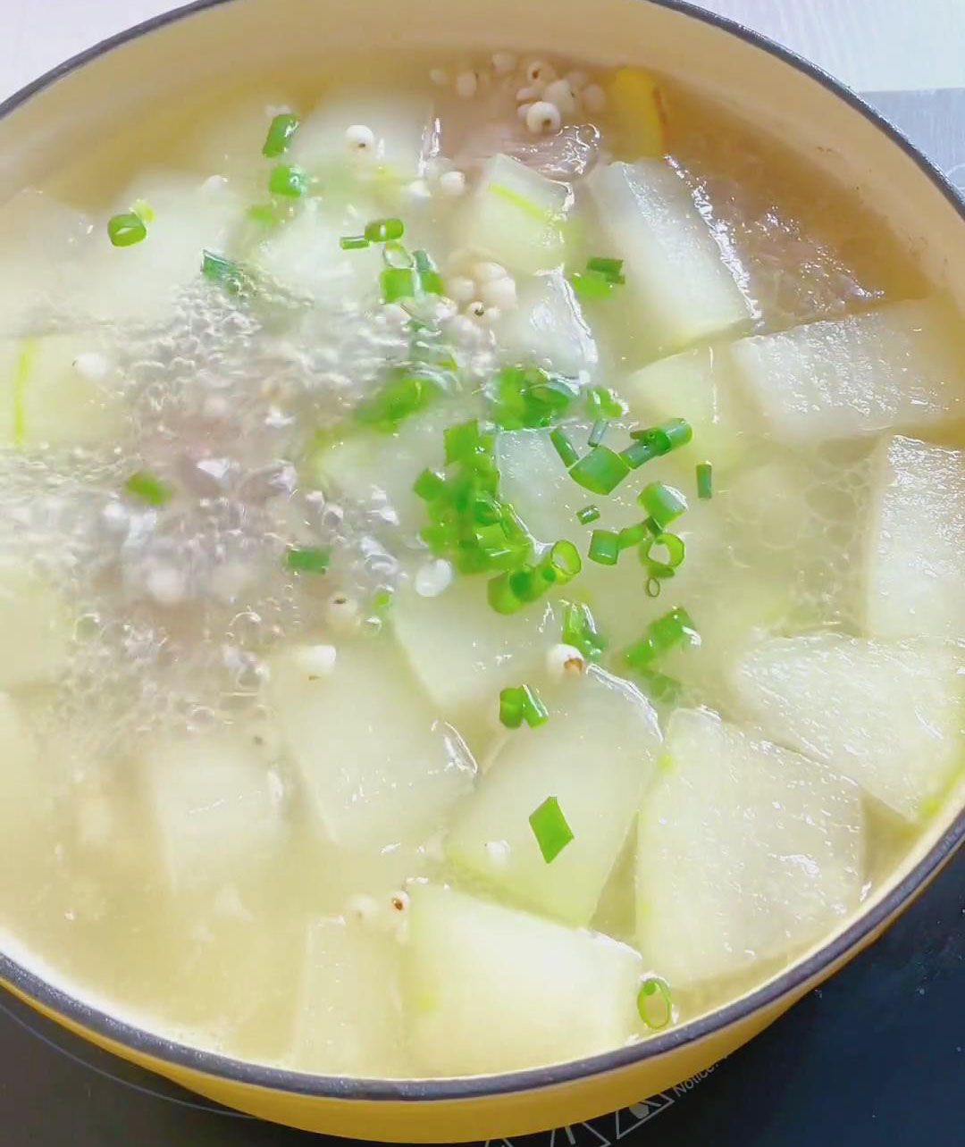 sprinkle chopped green onions on top of the soup