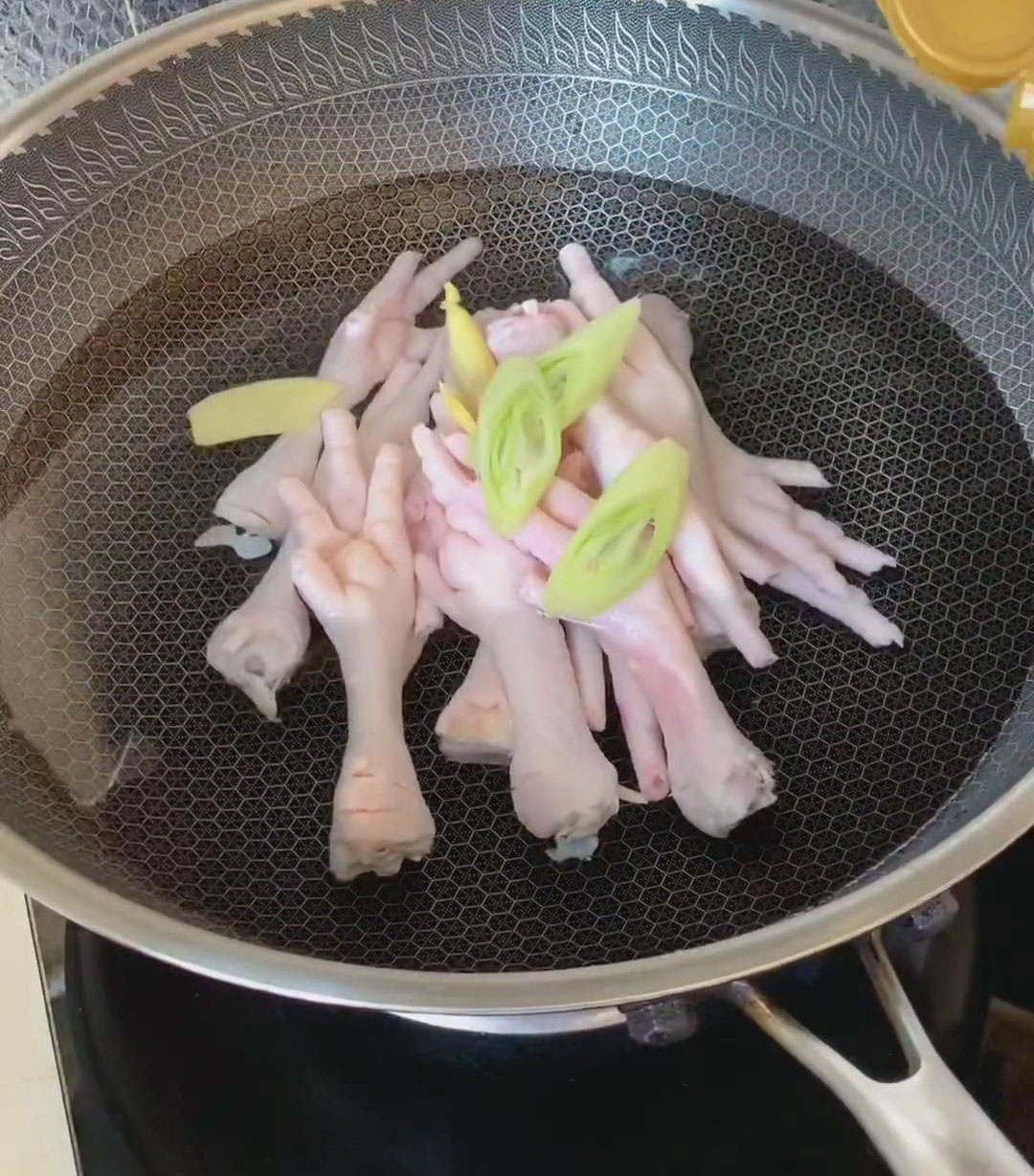 Prepping the Chicken Feet Prepping the Chicken Feet