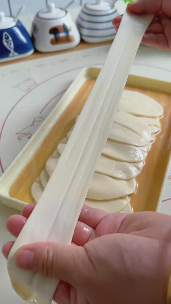 Easy Homemade Hand-Pulled Noodles Recipe (No Machine Needed) - Nana ...