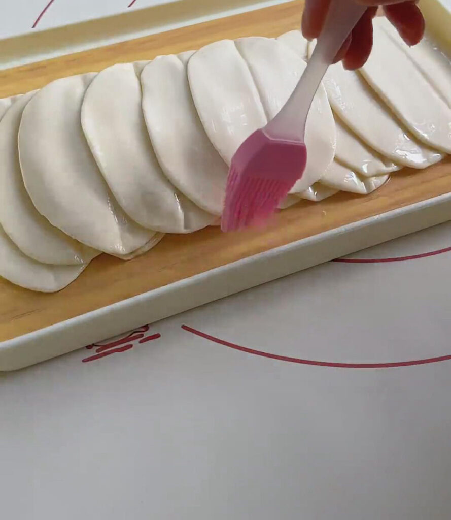 Easy Homemade Hand-Pulled Noodles Recipe (No Machine Needed) - Nana ...