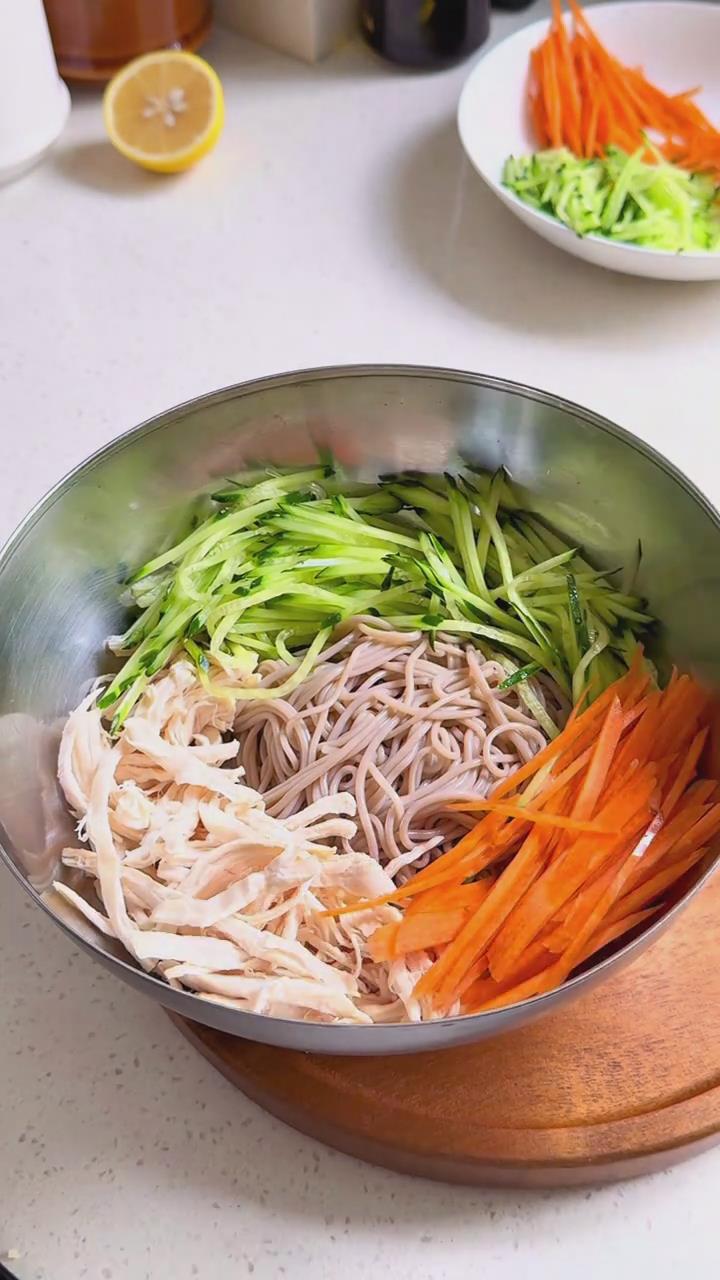 Top with shredded chicken, cucumber, and carrot Top with shredded chicken, cucumber, and carrot
