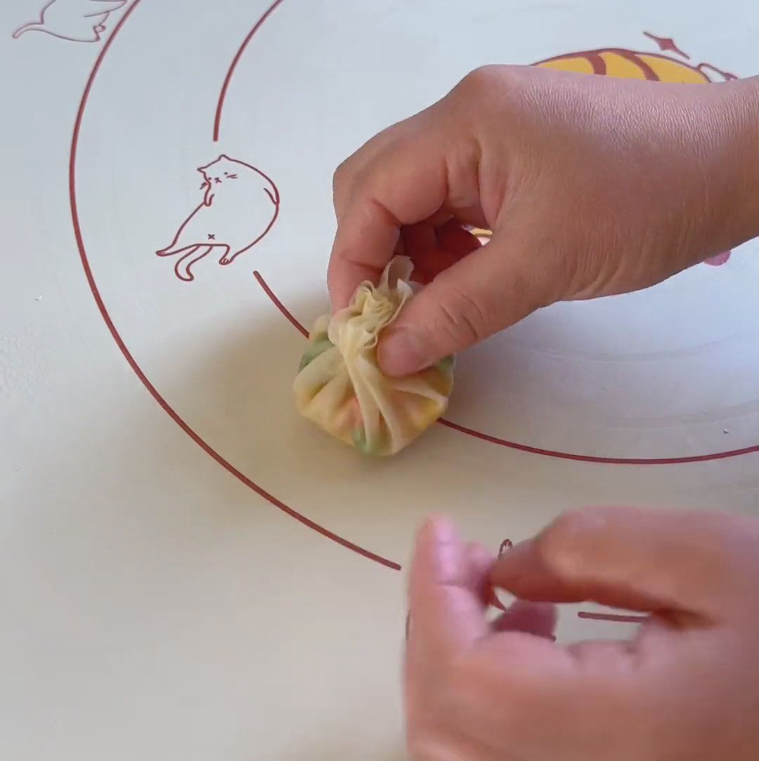 Gather the edges toward the center to form a pouch3