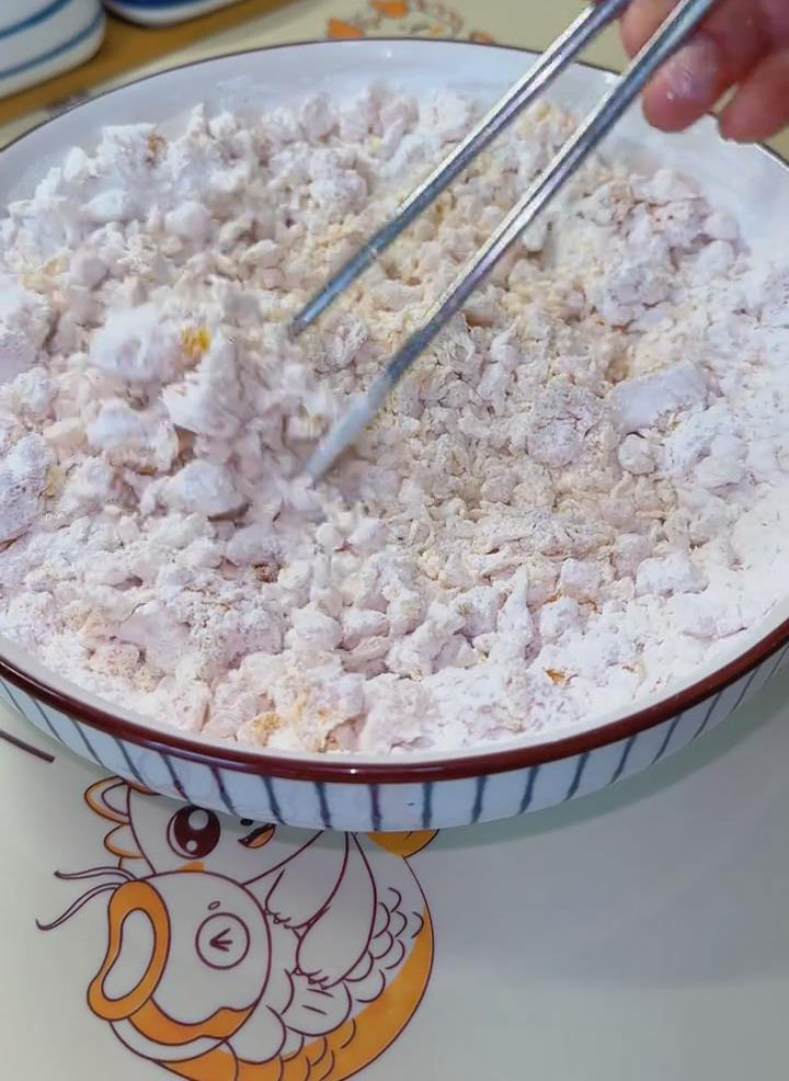 Stir with chopsticks