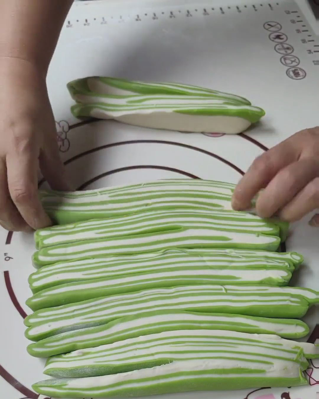 arrange them tightly together arrange them tightly together