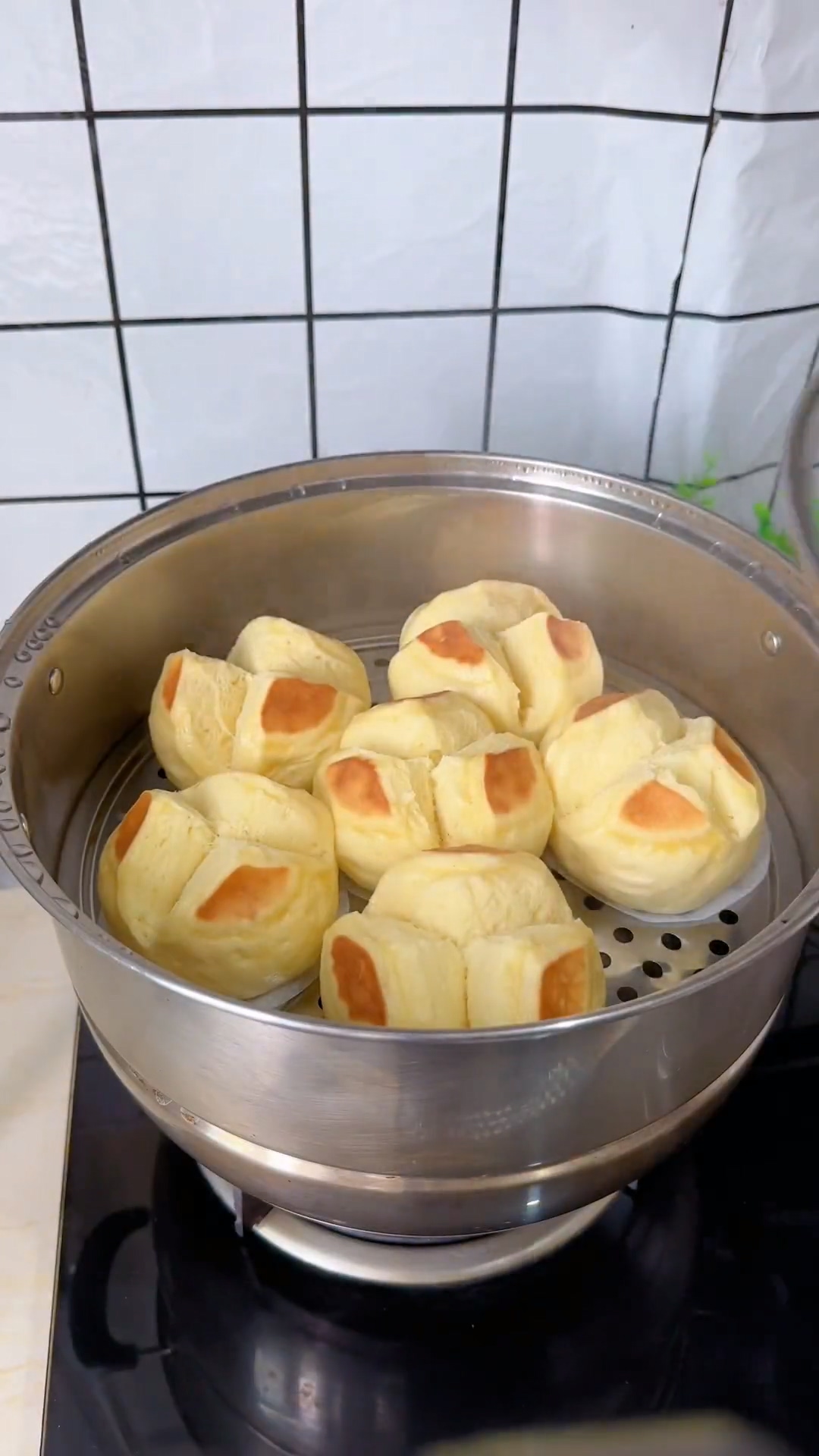 Blooming Shandong Mantou – Soft & Delicious (4) Blooming Shandong Mantou – Soft & Delicious (4)