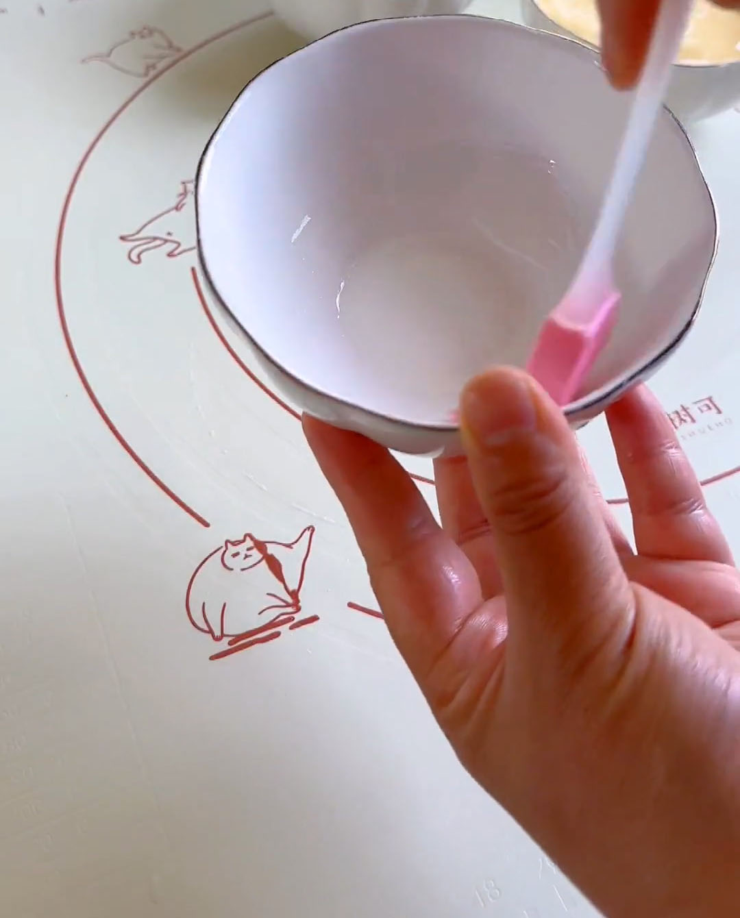 Brush the inside of small bowls lightly with oil