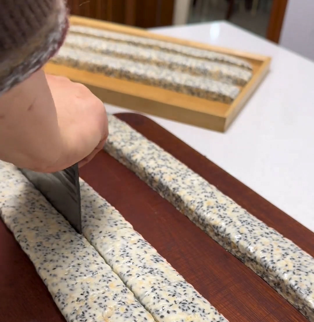 Cut the nougat into strips