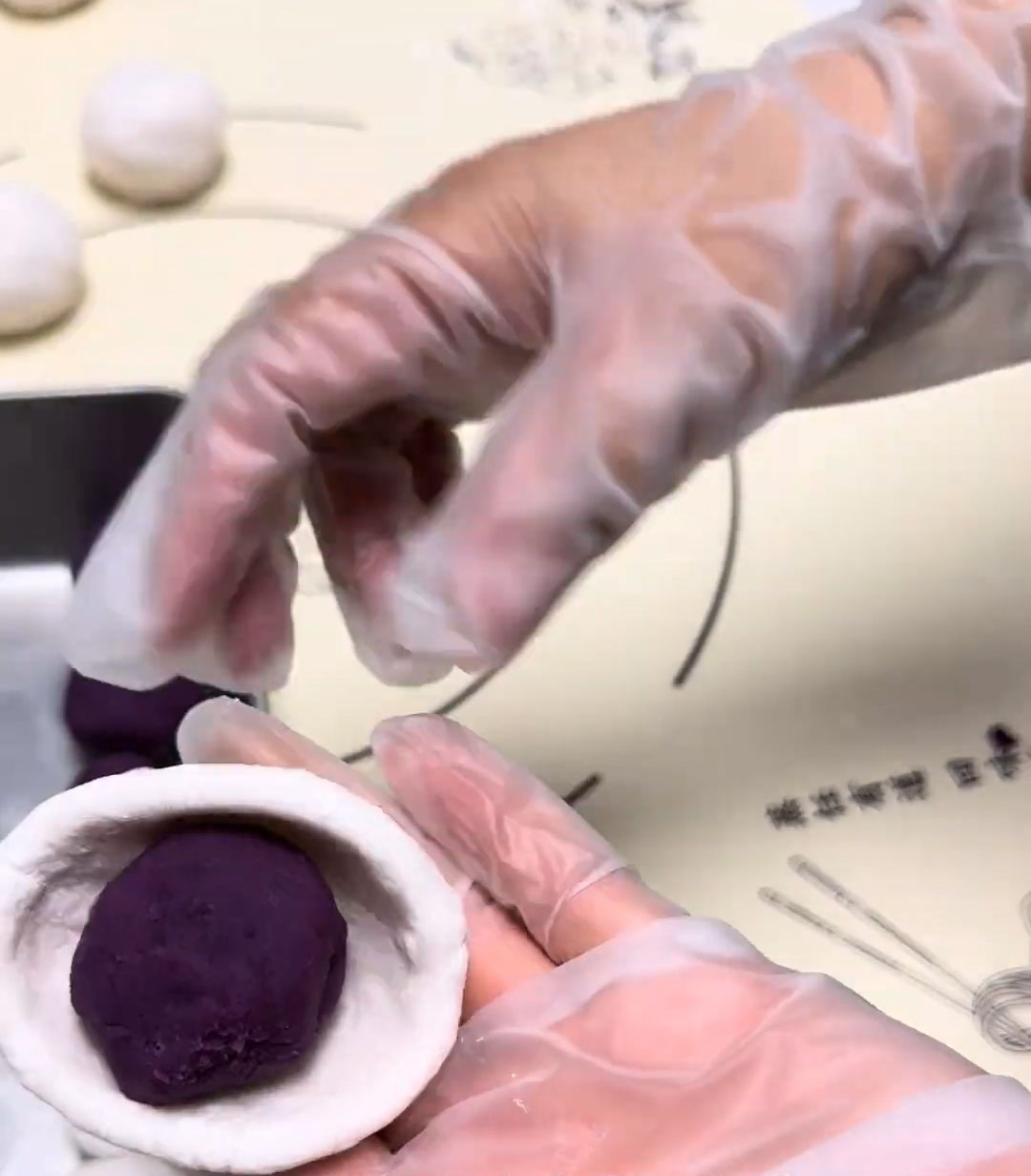 Place one sweet potato ball in the center Place one sweet potato ball in the center