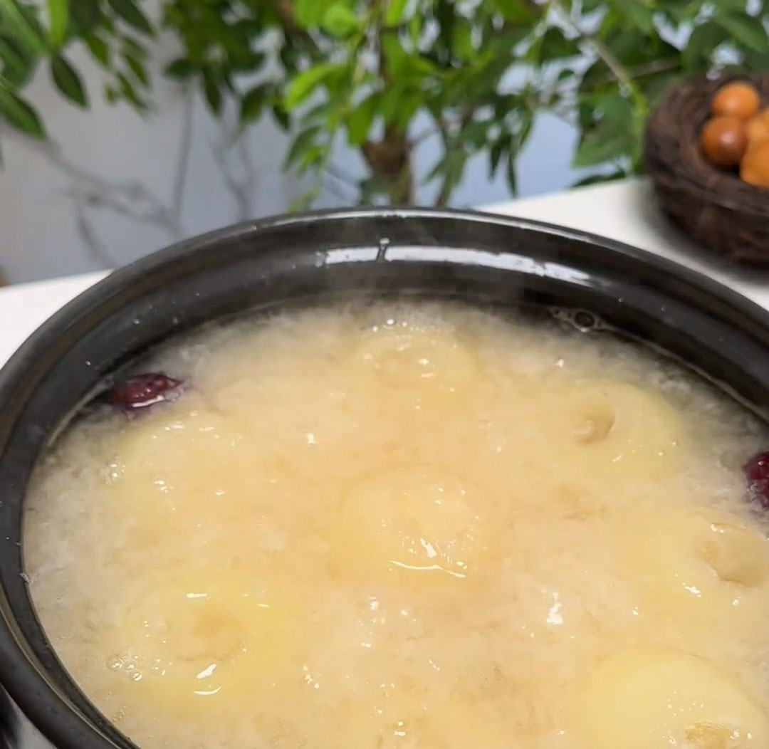 Simmer for 20 minutes, until the pears are soft and the snow fungus has released its gelatin