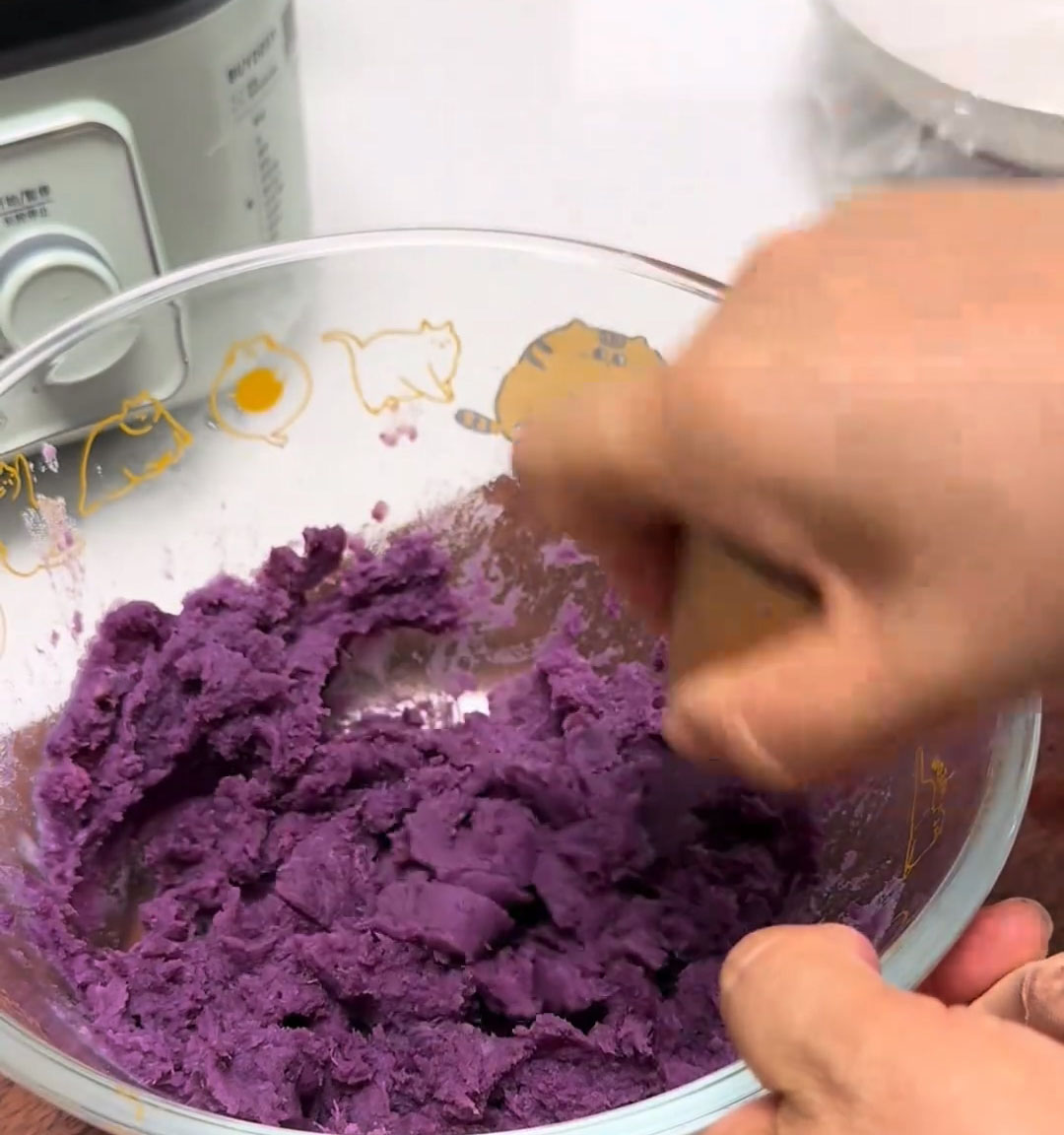 Use a potato masher, fork, or the back of a spoon to mash it into a completely smooth Use a potato masher, fork, or the back of a spoon to mash it into a completely smooth