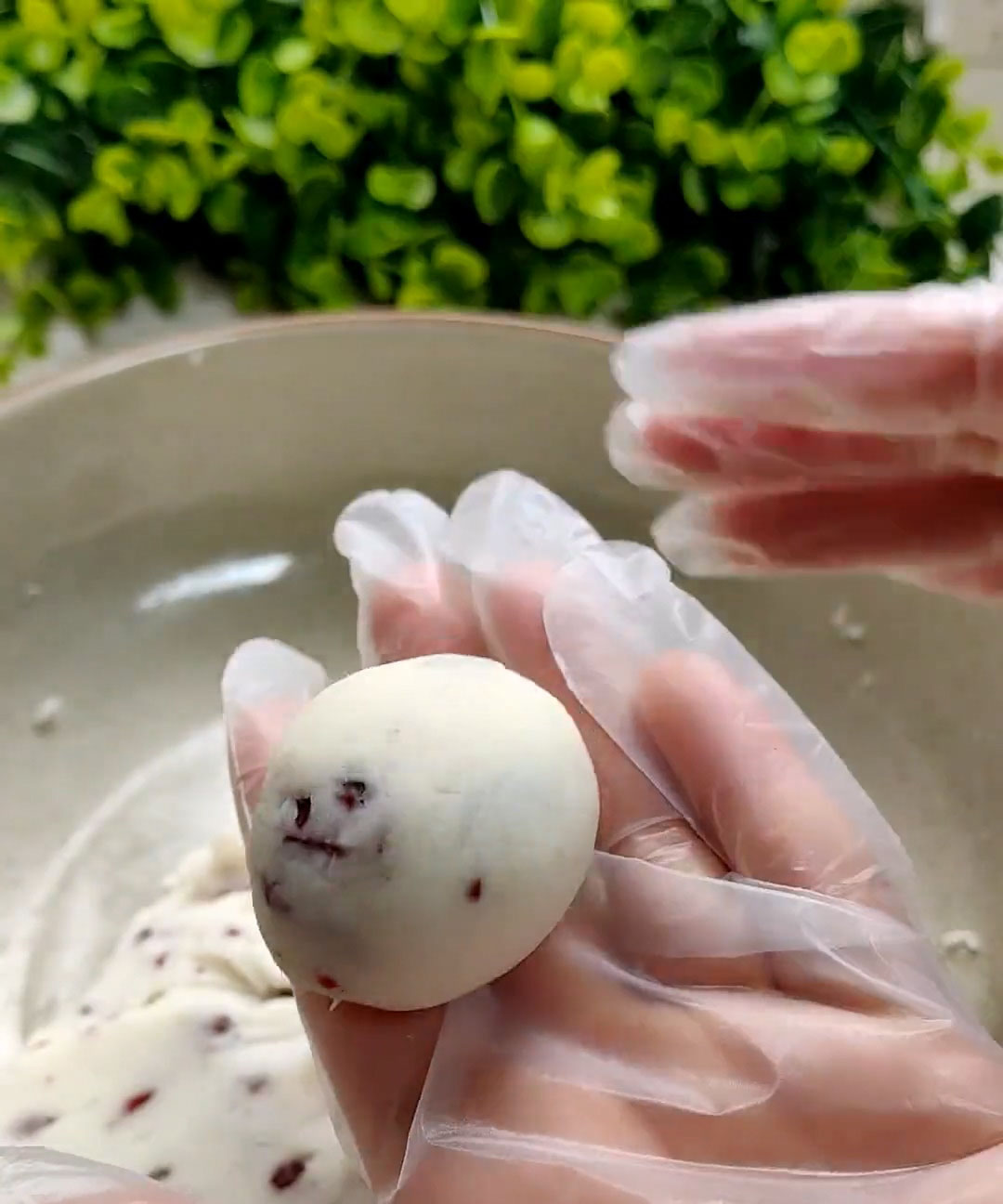 oll them into smooth balls